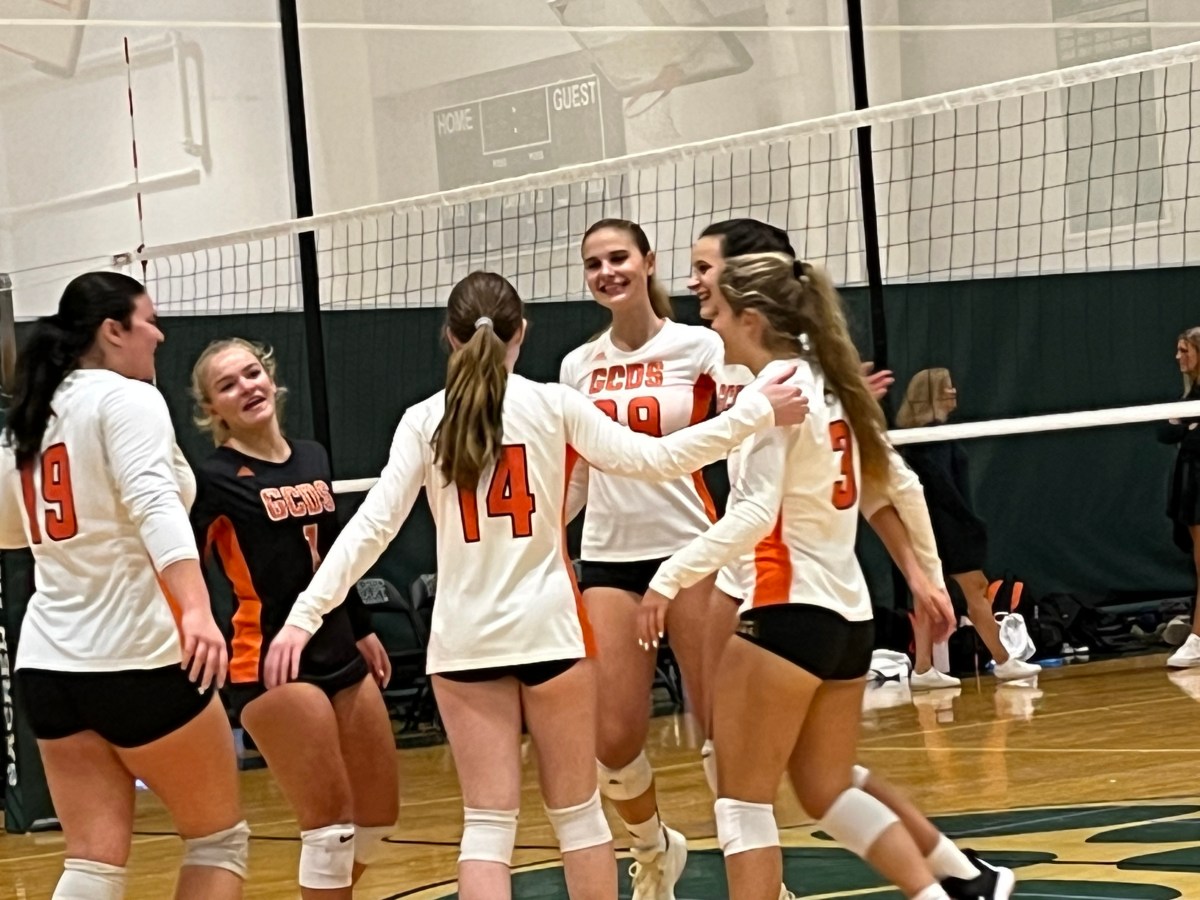 Greenwich Country Day School victorious against neighborhood volleyball opponent Sacred Heart Greenwich in an FAA match