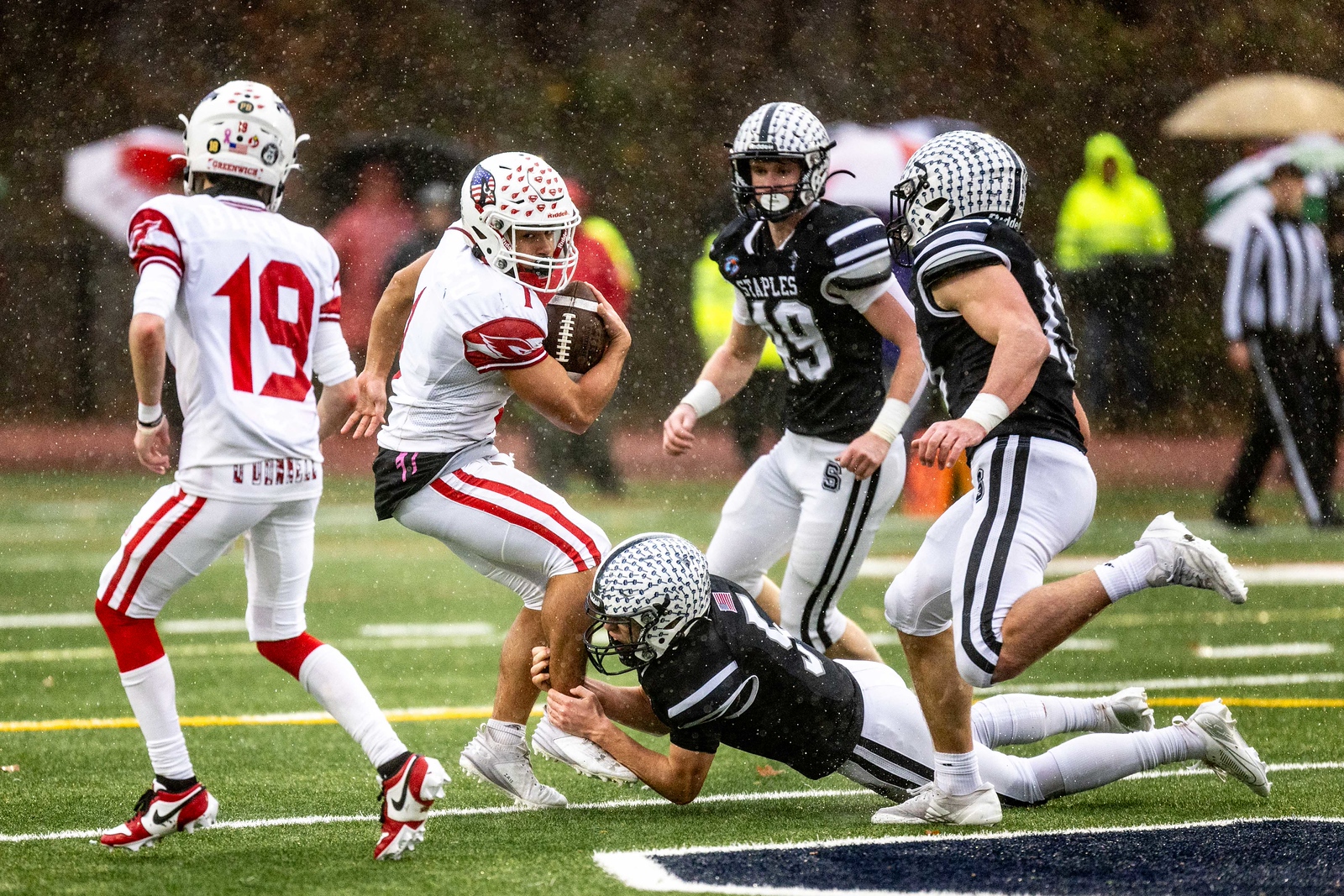 Greenwich shut out by Thanksgiving Day football rival Staples, 27