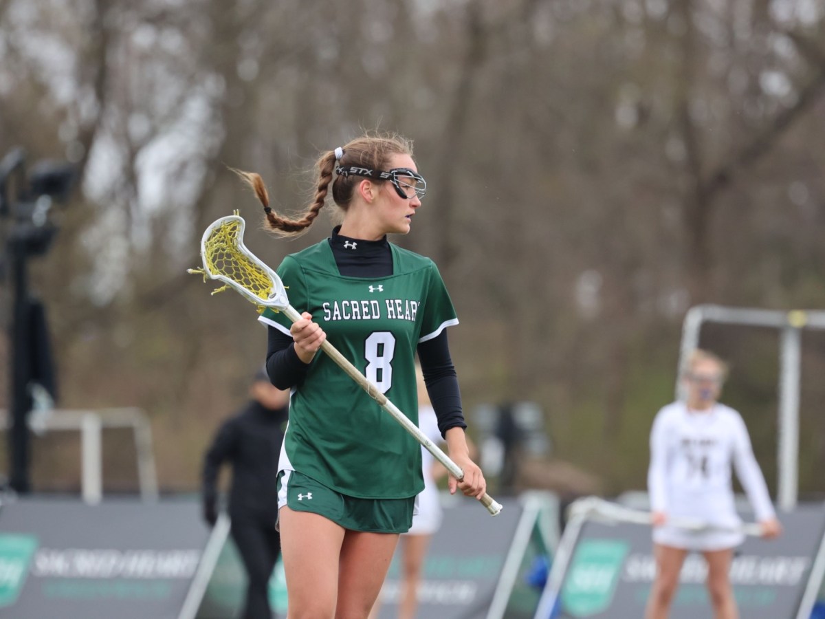 Sacred Heart Greenwich Varsity A lacrosse team tops Oak Knoll School for fifth consecutive victory