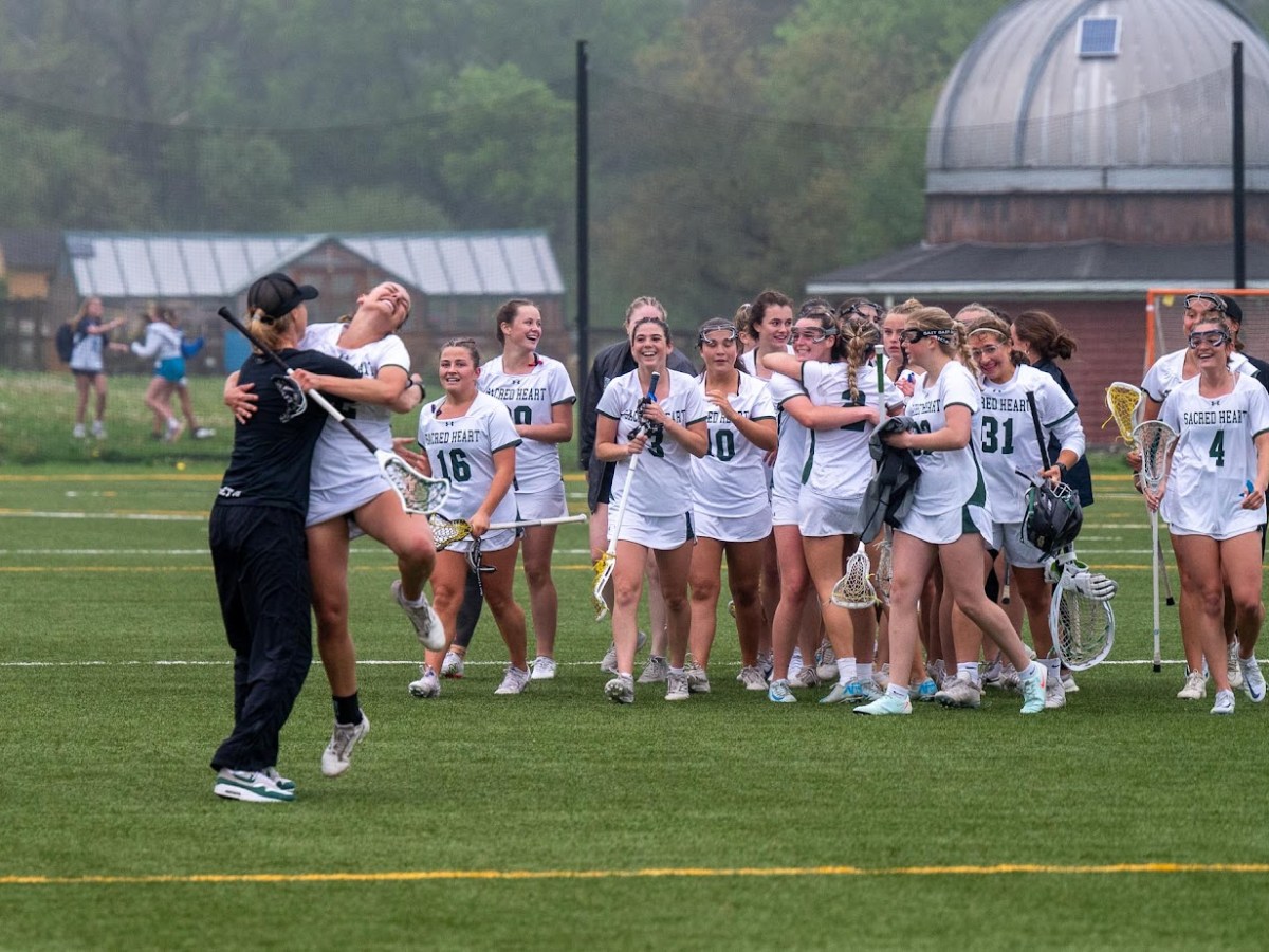 Sacred Heart Greenwich Varsity A lacrosse team edges rival Darien High School in a thriller, 9-8