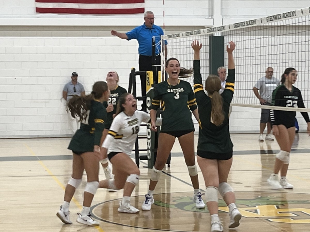 Greenwich Academy sweeps past Sacred Heart in FAA volleyball rivalry match