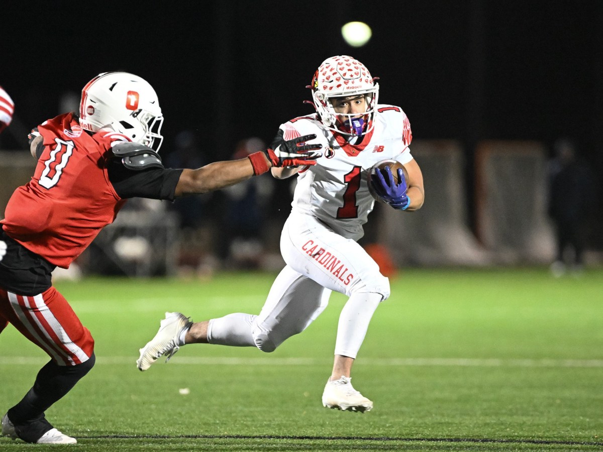 Greenwich High football team advances to CIAC Class LL Tournament final by rolling past Fairfield Prep in semifinals, 31-10