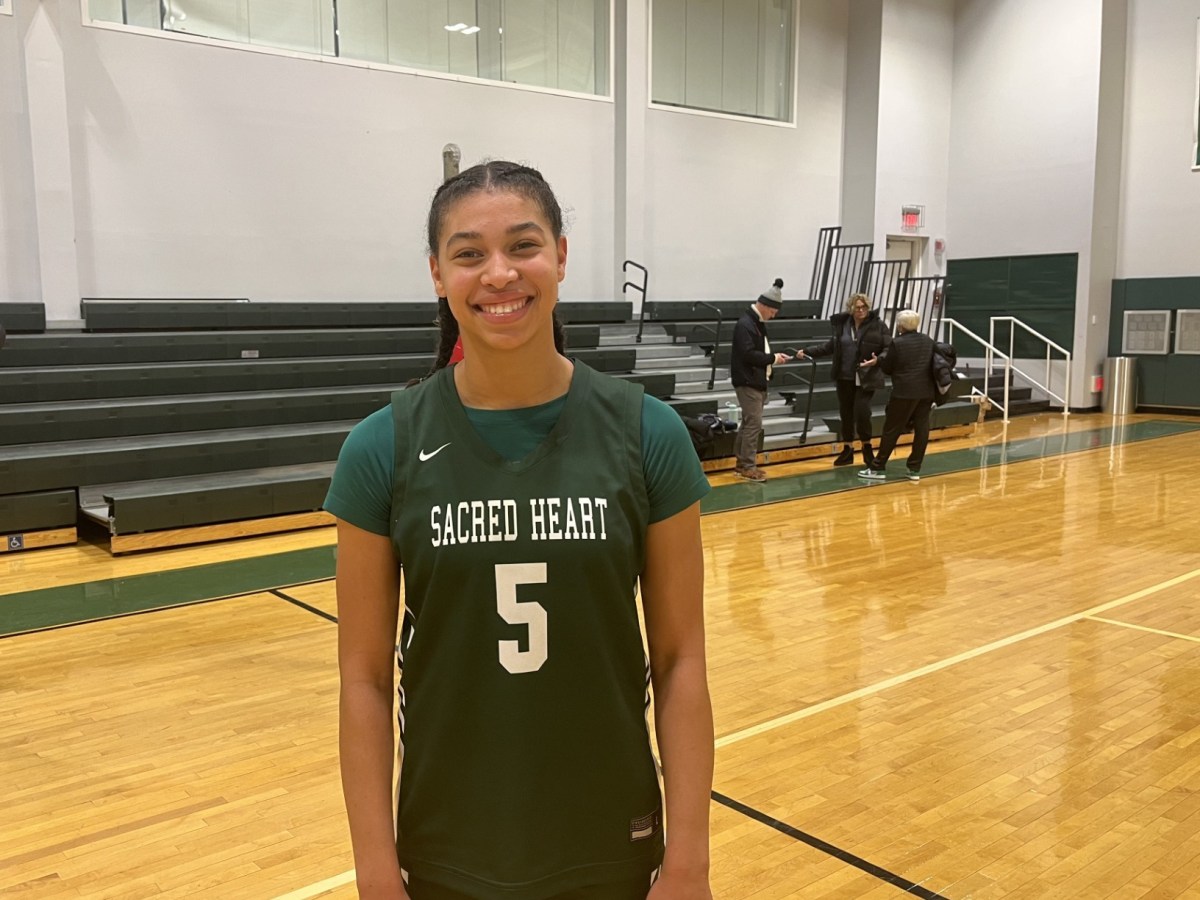 Sacred Heart Greenwich, Greenwich Country Day meet in FAA basketball opener; SHG victorious at home