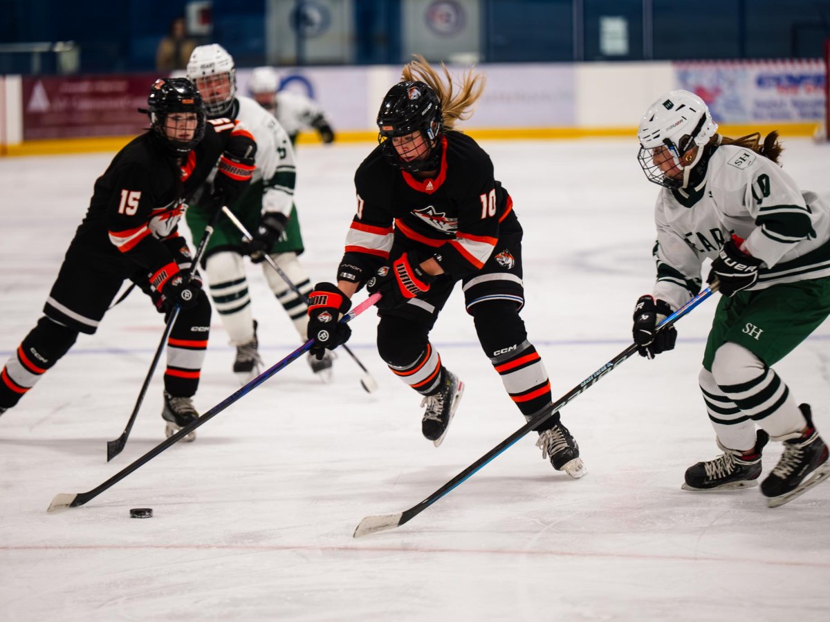 Greenwich Country Day School ice hockey team tops Sacred Heart Greenwich in FAA matchup at Wings Arena