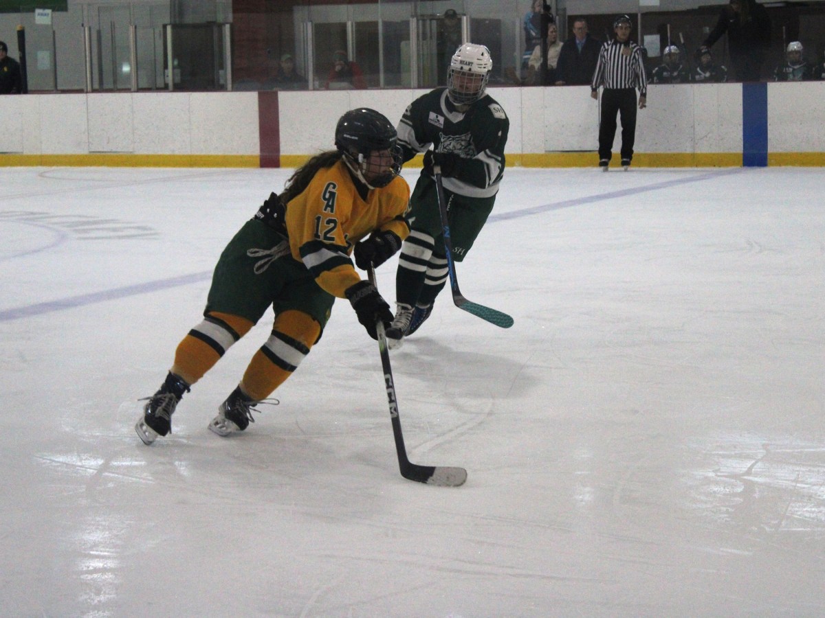 Greenwich Academy outlasts Sacred Heart Greenwich, 7-6, in back-and-forth late-season FAA ice hockey game