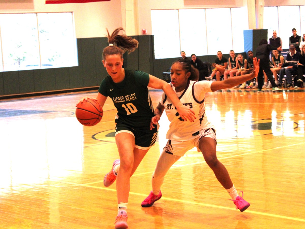 Sacred Heart Greenwich defeated by rival St. Luke’s School in FAA Basketball final