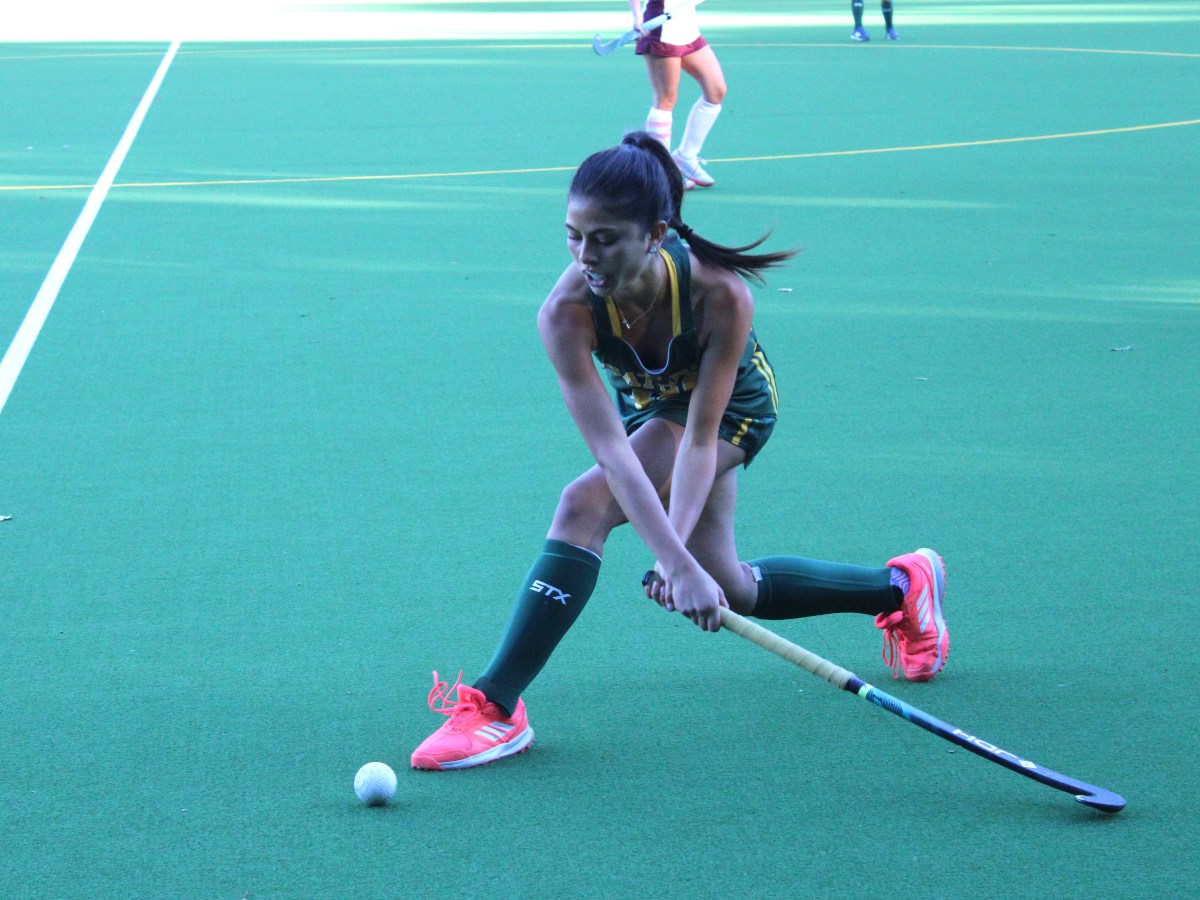 Greenwich Academy field hockey team storms past St. Luke’s School