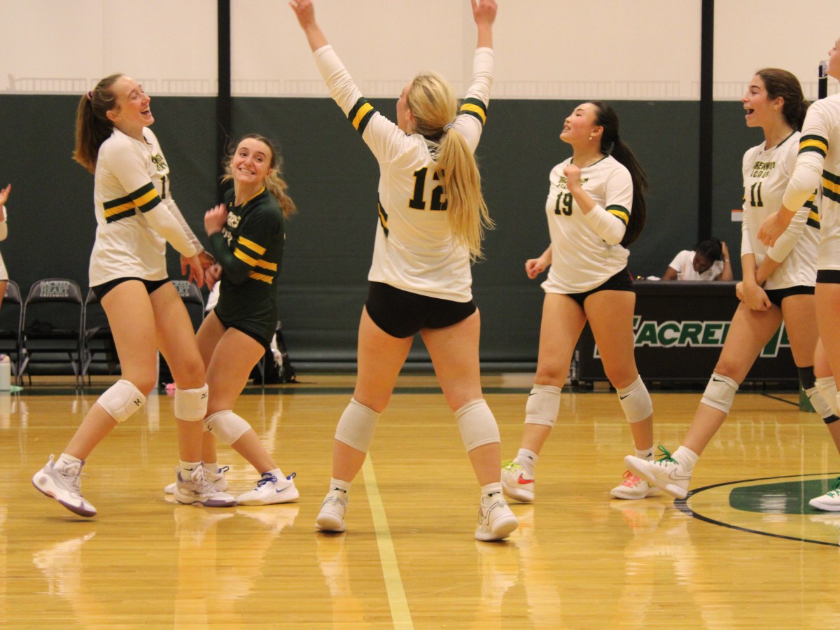 Greenwich Academy defeats longtime FAA volleyball rival Sacred Heart Greenwich
